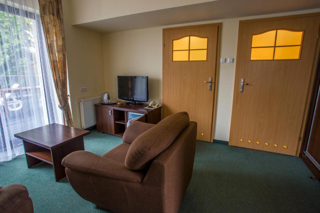 Farys - centrum Krynicy na wzgórzu wśród ciszy ze wspaniałymi tarasami widokowymi, sauna, jacuzii, siłowna, prywatny parking Krynica-Zdrój Exterior foto
